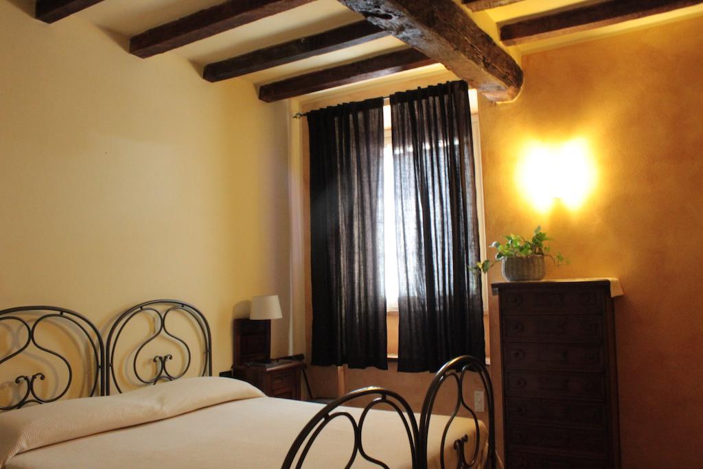 Agriturismo Arte Contadina Fiorenzuola dʼArda Rom bilde