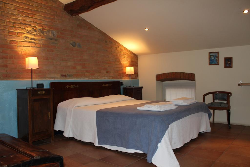 Agriturismo Arte Contadina Fiorenzuola dʼArda Rom bilde