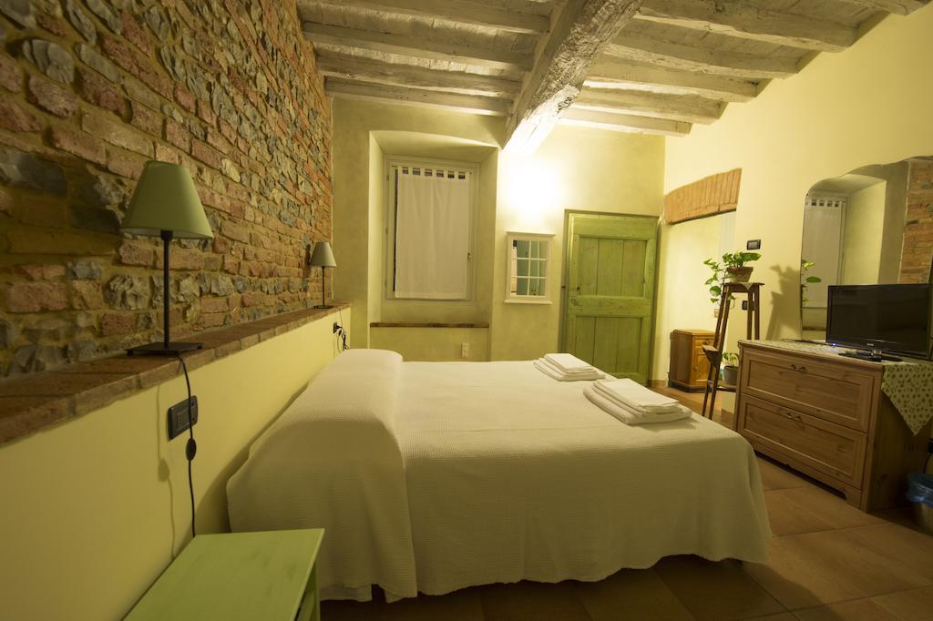 Agriturismo Arte Contadina Fiorenzuola dʼArda Rom bilde