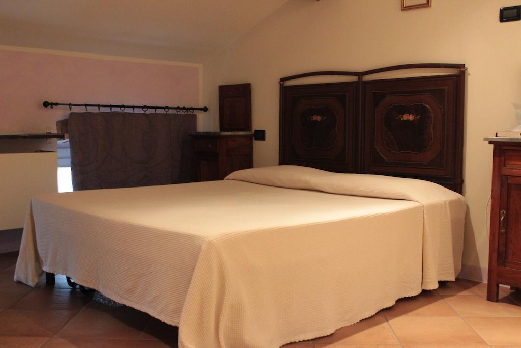 Agriturismo Arte Contadina Fiorenzuola dʼArda Rom bilde